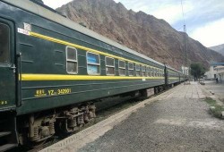 绿皮车在线观看,穿越时光的铁路记忆